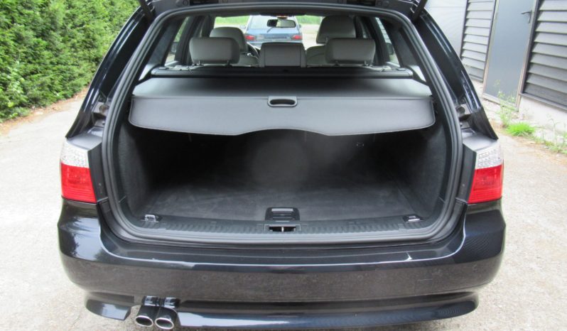 BMW 530i Touring Individual E61 full