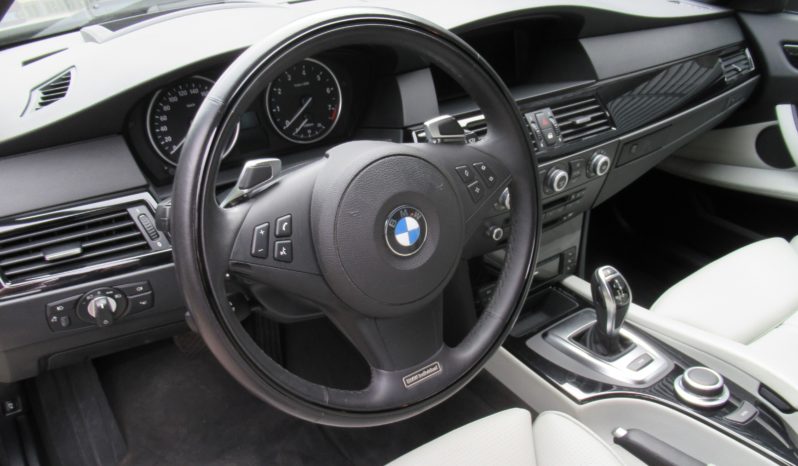 BMW 530i Touring Individual E61 full