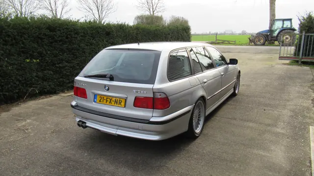 Alpina B10 3.3 Touring (E39)