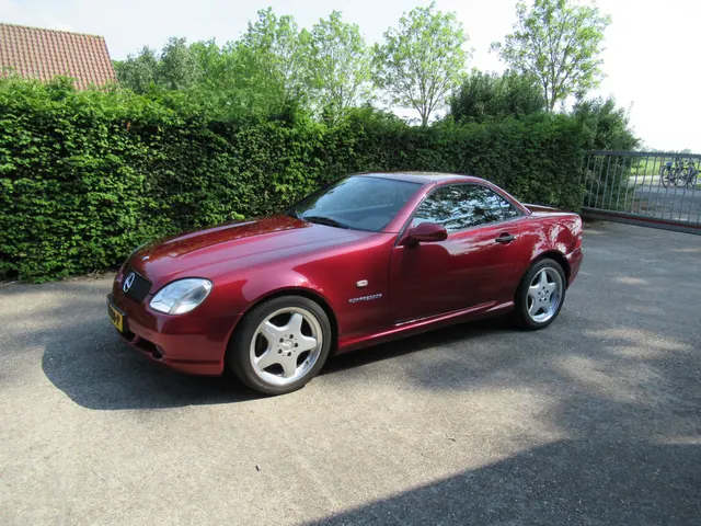 Mercedes-Benz SLK 230