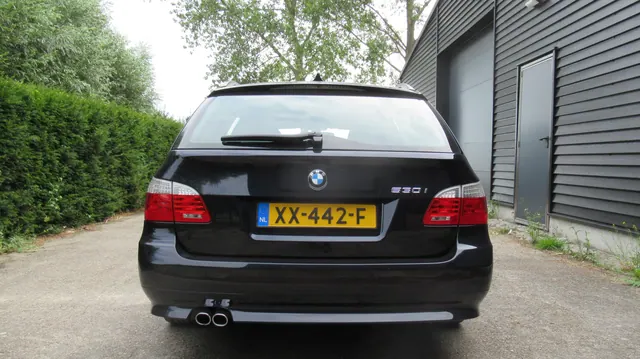 BMW 530i Touring (E61)